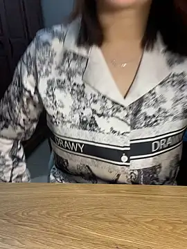 Snapshot of LanJeny_sexy chatting on March 13, 12:35 pm LanJeny sexy online show from March 13, 12:35 pm