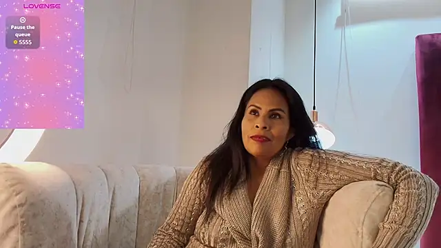 Snapshot of Anthonelaa__ chatting on June 10, 8:30 pm Anthonelaa online show from June 10, 8:30 pm