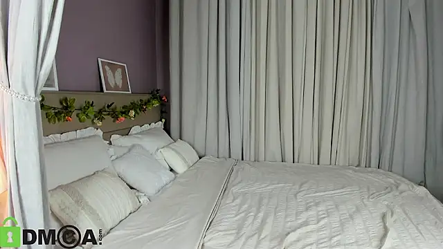 Dearly Emily online show from March 27, 5:23 pm