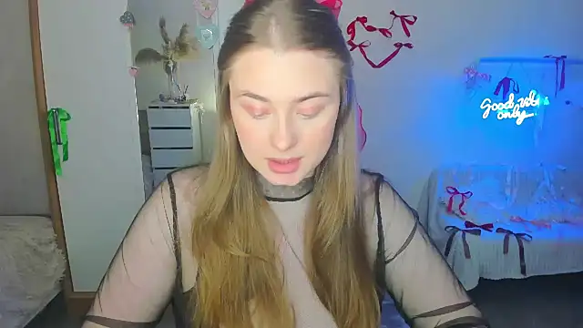 Demure Smile online show from February 14, 2:44 pm