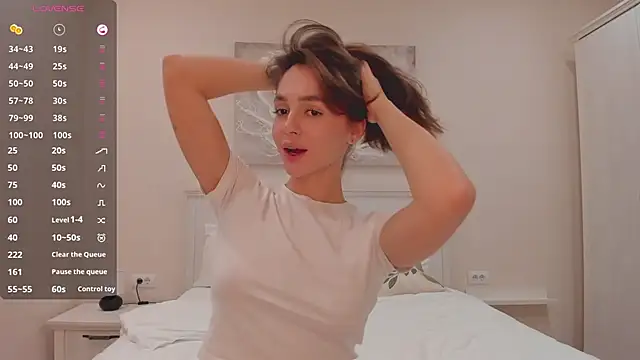 Snapshot of JudyAngil chatting on October 25, 6:10 am JudyAngil online show from October 25, 6:10 am