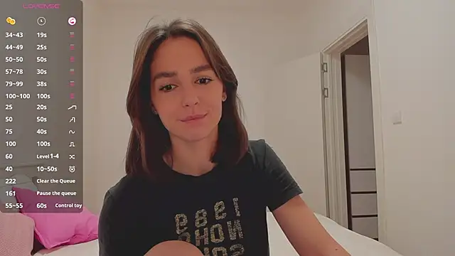 Snapshot of JudyAngil chatting on November 10, 6:12 am JudyAngil online show from November 10, 6:12 am