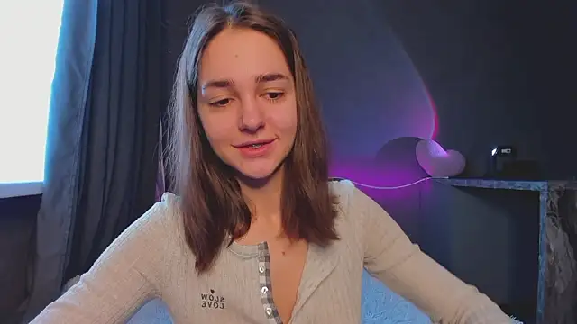 Snapshot of JudyAngil chatting on February 1, 7:29 am JudyAngil online show from February 1, 7:29 am