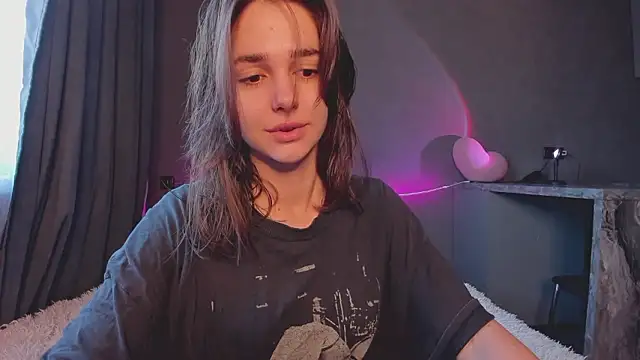 Snapshot of JudyAngil chatting on February 4, 6:30 am JudyAngil online show from February 4, 6:30 am