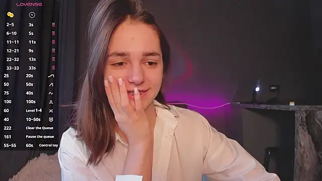 Snapshot of JudyAngil chatting on February 10, 6:28 am JudyAngil online show from February 10, 6:28 am