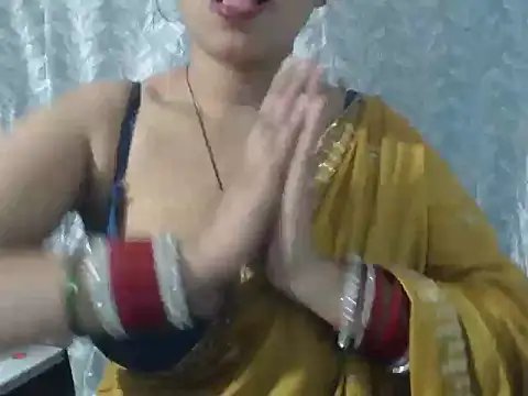 Snapshot of cute-priy chatting on January 8, 11:32 am cute-priy online show from January 8, 11:32 am