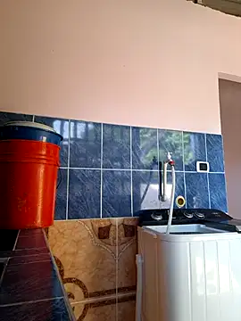 Snapshot of sexy-latin10 chatting on October 24, 8:38 pm sexy-latin10 online show from October 24, 8:38 pm