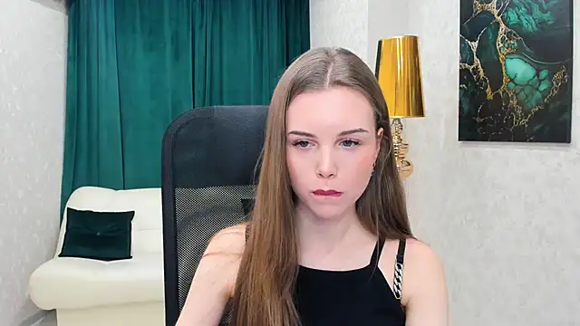 MileyWings online show from December 2, 7:49 pm