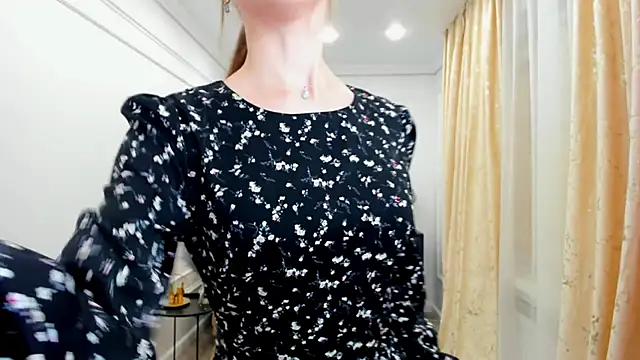MileyWings online show from June 21, 11:24 am