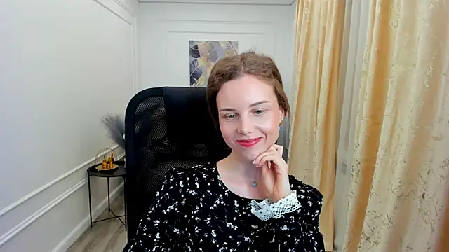 MileyWings online show from June 23, 12:25 pm