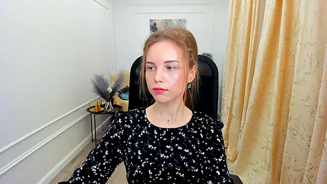 MileyWings online show from June 30, 11:33 am