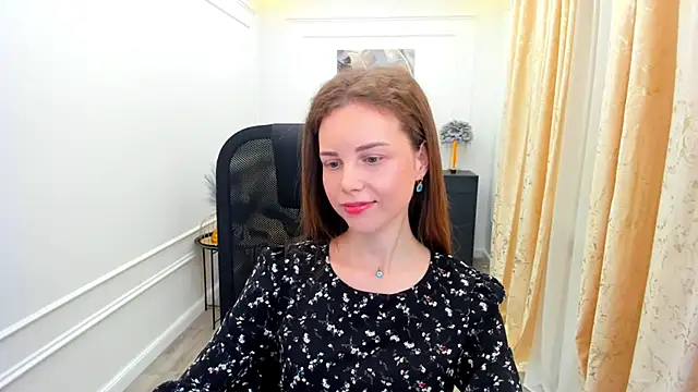 MileyWings online show from July 1, 12:40 pm