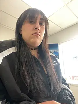 Snapshot of ThicBunz chatting on February 19, 3:49 pm ThicBunz online show from February 19, 3:49 pm