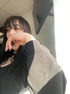 Snapshot of ThicBunz chatting on February 20, 5:51 pm ThicBunz online show from February 20, 5:51 pm