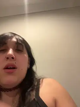 Snapshot of ThicBunz chatting on February 21, 3:01 am ThicBunz online show from February 21, 3:01 am