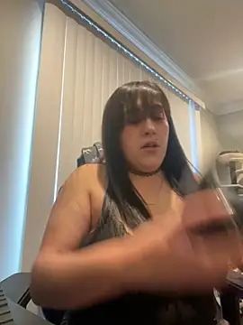 Snapshot of ThicBunz chatting on February 21, 4:48 pm ThicBunz online show from February 21, 4:48 pm