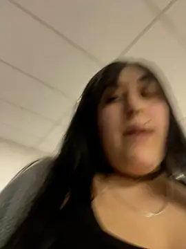 Snapshot of ThicBunz chatting on February 23, 10:53 pm ThicBunz online show from February 23, 10:53 pm