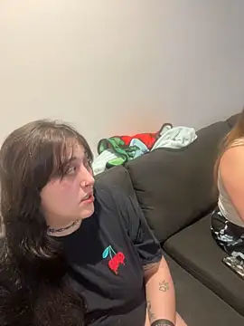 Snapshot of ThicBunz chatting on March 18, 1:21 am ThicBunz online show from March 18, 1:21 am