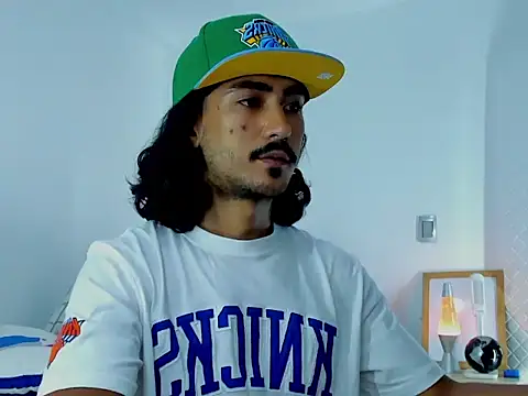 Snapshot of david__johnson372 chatting on October 4, 1:25 am david johnson372 online show from October 4, 1:25 am