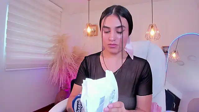 Alheli 16 online show from November 21, 12:15 pm