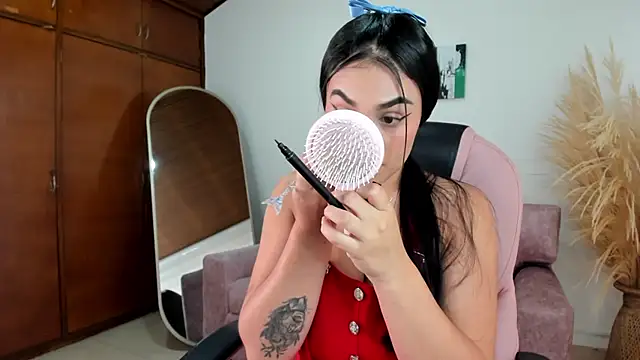 Snapshot of Alheli_16 chatting on February 14, 12:24 pm Alheli 16 online show from February 14, 12:24 pm