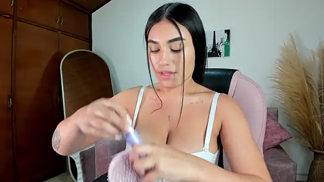 Snapshot of Alheli_16 chatting on February 20, 12:05 pm Alheli 16 online show from February 20, 12:05 pm