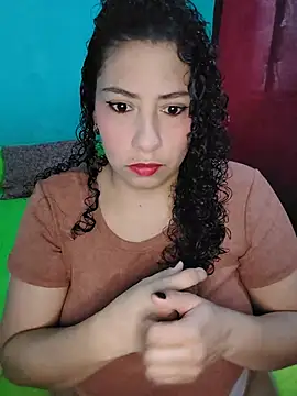 Snapshot of aixa_15 chatting on June 26, 2:21 pm aixa 15 online show from June 26, 2:21 pm