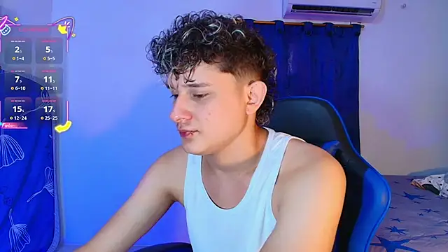 Snapshot of Nathan_Bluee chatting on February 27, 5:13 pm Nathan Bluee online show from February 27, 5:13 pm