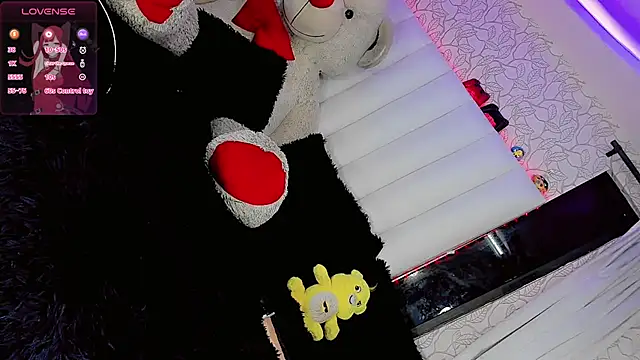 cute-estefany-19 online show from January 26, 3:59 am