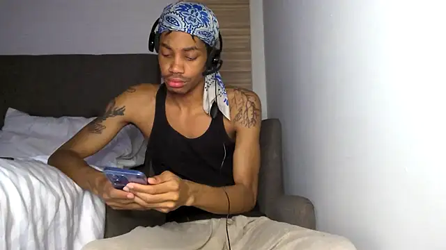 Skinnyblackman online show from May 2, 12:48 am