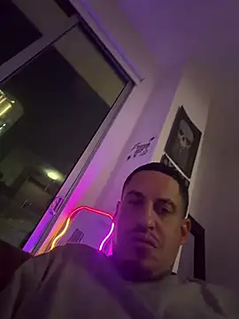 juicyj1311 online show from April 4, 6:55 am