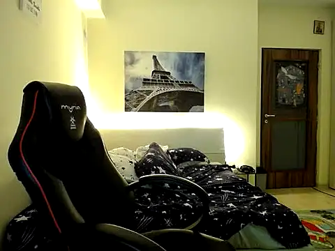 amydamarw online show from March 31, 8:09 pm