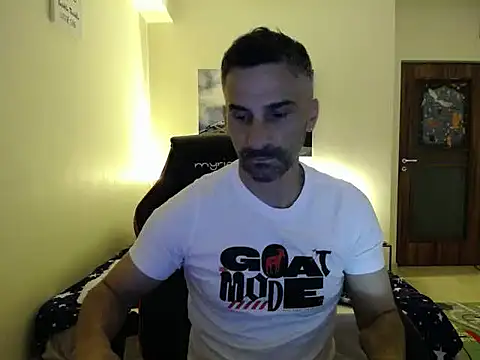 amydamarw online show from May 9, 5:40 pm