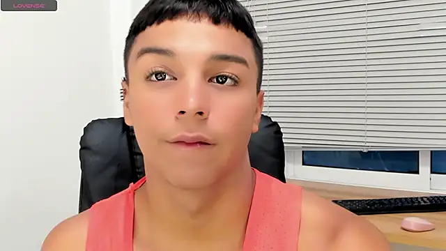 Seductivo jr online show from December 4, 4:22 am