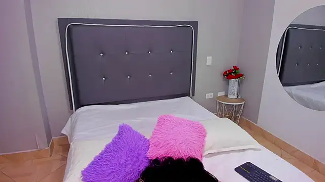 emma lye online show from February 1, 9:19 pm