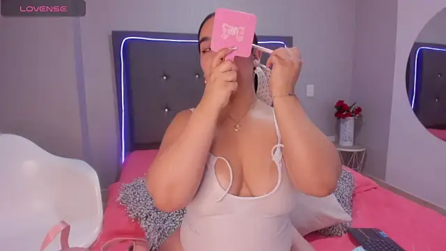 emma lye online show from October 4, 7:56 pm