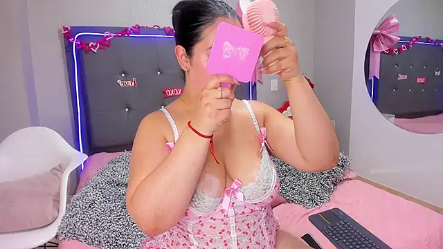 emma lye online show from March 5, 8:05 pm