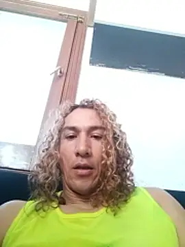 Snapshot of Greacky chatting on October 21, 7:42 am Greacky online show from October 21, 7:42 am