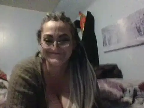 Snapshot of Stormi_Sky chatting on March 10, 1:45 am Stormi Sky online show from March 10, 1:45 am