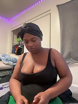 Snapshot of Prettynthick12 chatting on June 20, 8:55 pm Prettynthick12 online show from June 20, 8:55 pm