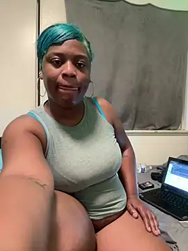 Snapshot of Prettynthick12 chatting on June 23, 8:56 am Prettynthick12 online show from June 23, 8:56 am