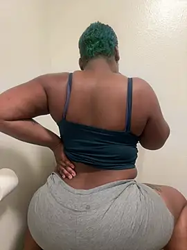 Snapshot of Prettynthick12 chatting on June 29, 6:52 pm Prettynthick12 online show from June 29, 6:52 pm