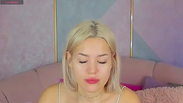 LIA KITTY online show from December 26, 6:19 am