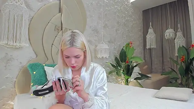 LIA KITTY online show from December 31, 10:26 am