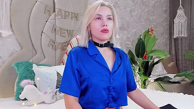 LIA KITTY online show from January 1, 5:44 pm