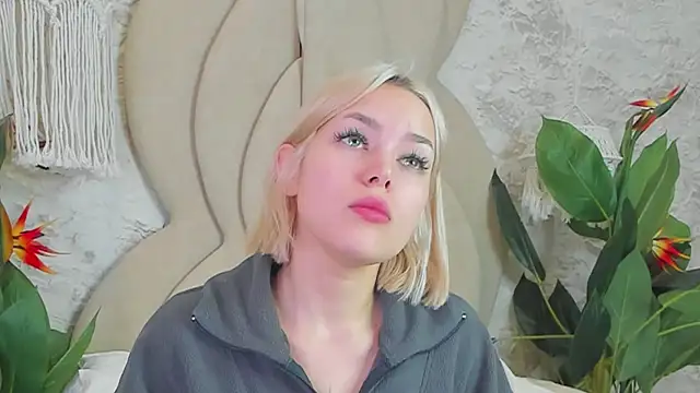 LIA KITTY online show from February 4, 6:57 am