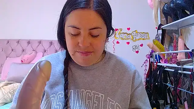 lanaqueen699 online show from May 15, 12:23 pm