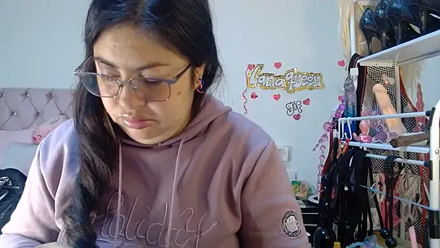 lanaqueen699 online show from May 20, 12:22 pm