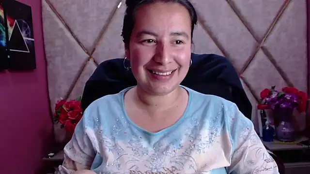 Snapshot of NaomyPrinces chatting on December 21, 7:38 pm NaomyPrinces online show from December 21, 7:38 pm