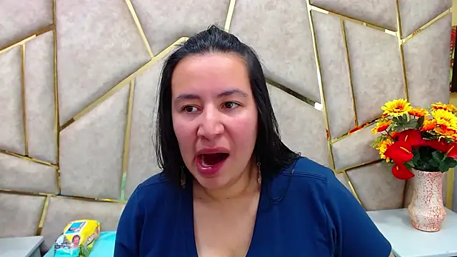Snapshot of NaomyPrinces chatting on February 8, 1:54 pm NaomyPrinces online show from February 8, 1:54 pm
